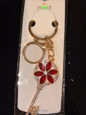 Mint Gold-Tone Key & Card Holder with Red Crystal Flower